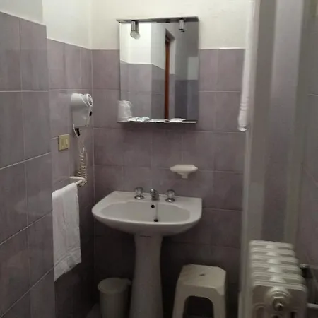 Отель Edelweiss 3*